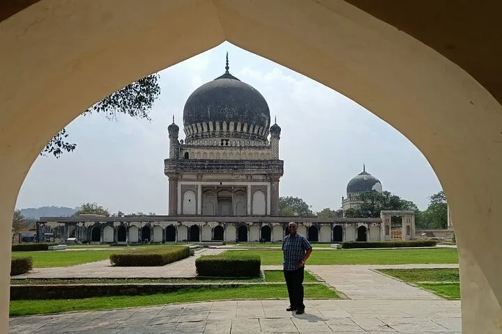 Hyderabad Delight: Private 3-Day Tour of the City Highlights