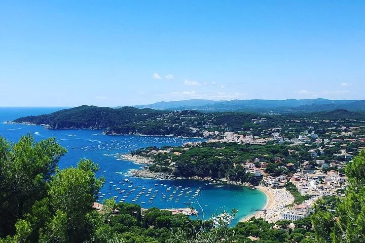 Costa Brava Coves Towns and Winery Private Tour