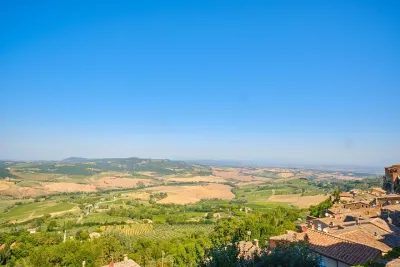 Val d'Orcia private tour: Montalcino, Pienza and Montepulciano