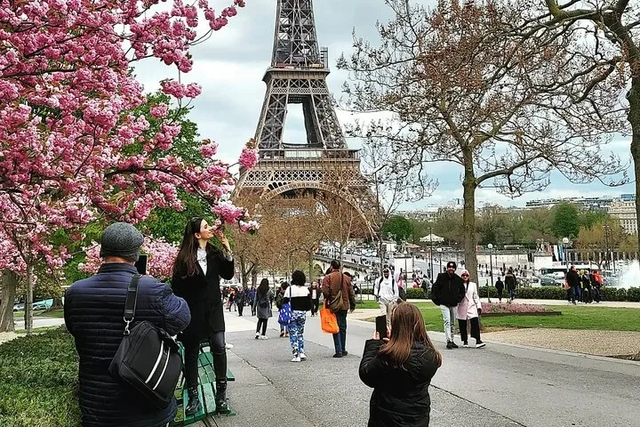 Leisurely Paris 5 Day Slow Travel Guided Tour in Paris