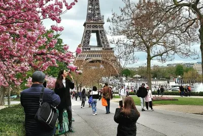 Leisurely Paris 5 Day Slow Travel Guided Tour in Paris