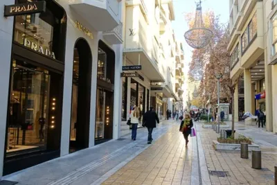 Private Athens Shopping and Walking Experience with Local Guide