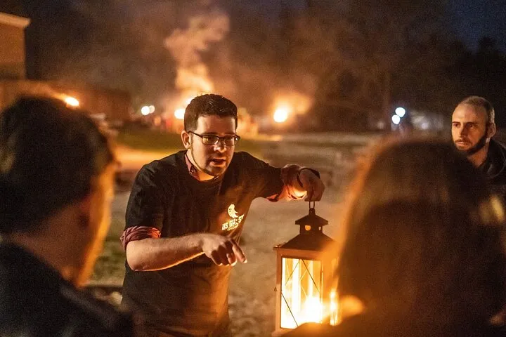 Embers of the Windy City: Chilling Chicago Ghost Tours