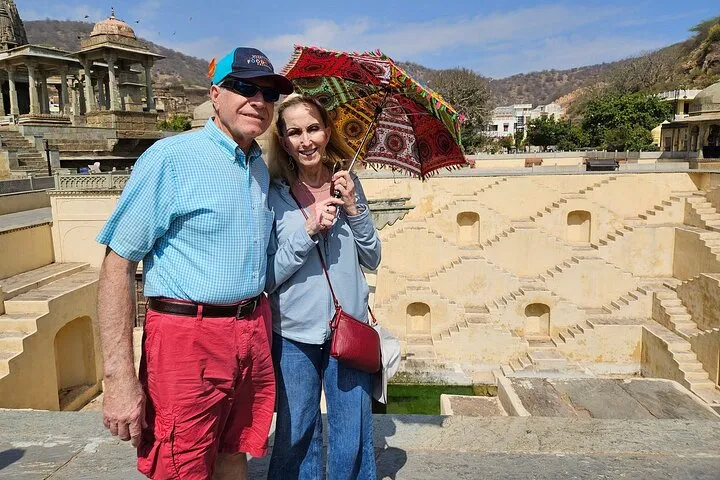 Private Jaipur Half-Day: Amber Fort, Stepwell, Jal Mahal & Gaitor