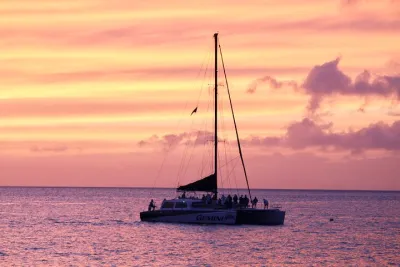 Maui: Coast of Ka'anapali Beach Sunset Dinner Sail
