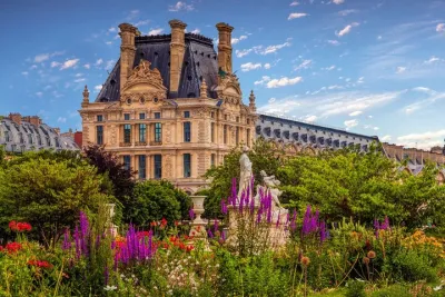Deluxe Paris Tour including Seine River Cruise