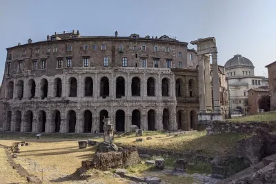 Free Urban Trekking with an Archaeologist