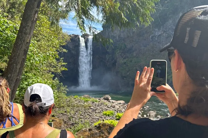 From Seattle: Private Snoqualmie Falls Tour