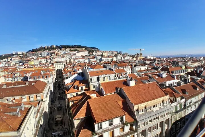 Lisbon Old town Alfama tour with tuktuk
