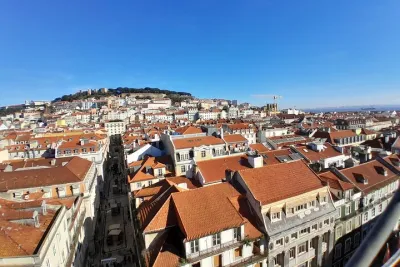 Lisbon Old town Alfama tour with tuktuk