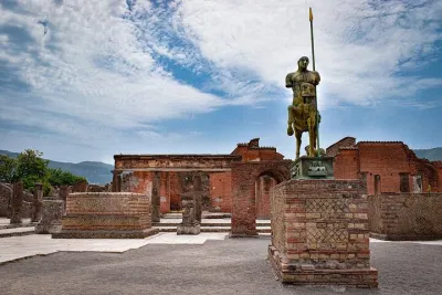 Discover Pompeii: Excursion from Rome by high-speed train
