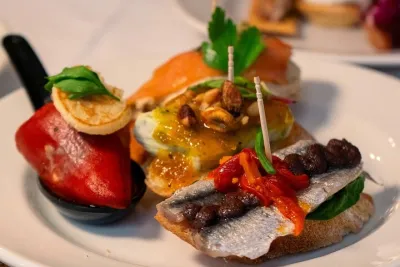 Barcelona: Self Guided Tapas and Wine Tour at Born