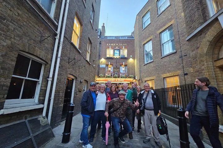 Pub Crawl and Sing along London Experience