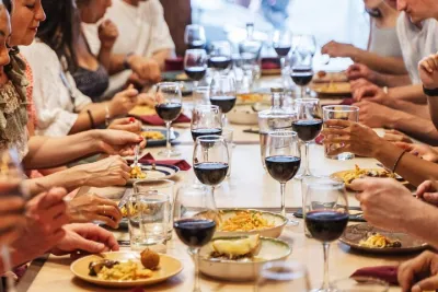 Lisbon Flavours: Baixa Guided Food Tour with Portuguese Wine
