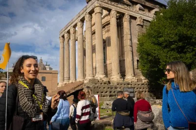 Guided Group Tour of Colosseum, Roman Forum and Palatine Hill