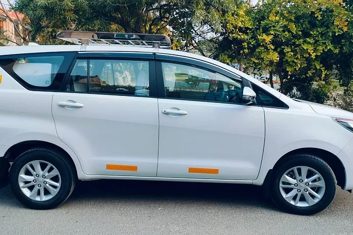 Private transfer from Agra to Varanasi by Car