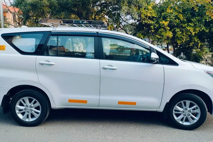 Private Transfer From Delhi to Agra By Car