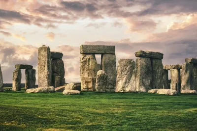 Private Transfer From London To Stonehenge Return Hotel Pickup