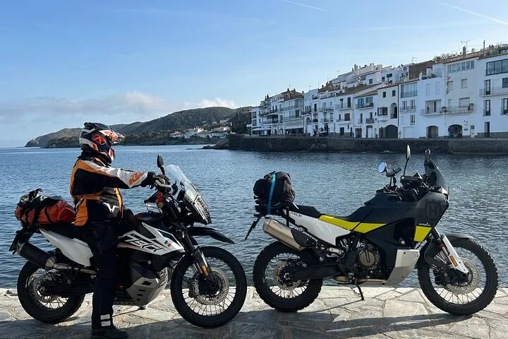 4-Day Private Tour between Sea and Mountain from Barcelona