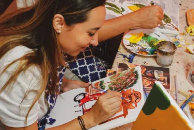 Italian Paint and Wine Experience Art Class in Rome with Pizza