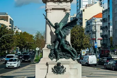 Lisbon Through Time: Kings, Convents & the Tagus