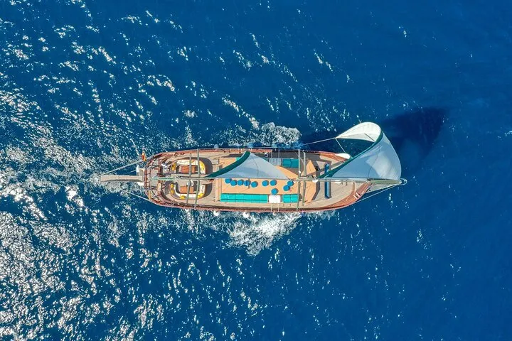 Barcelona Sailing Cruise with Local Tapa