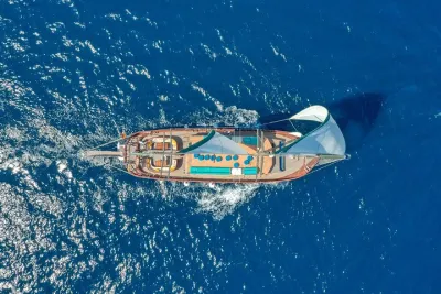 Barcelona Sailing Cruise with Local Tapa