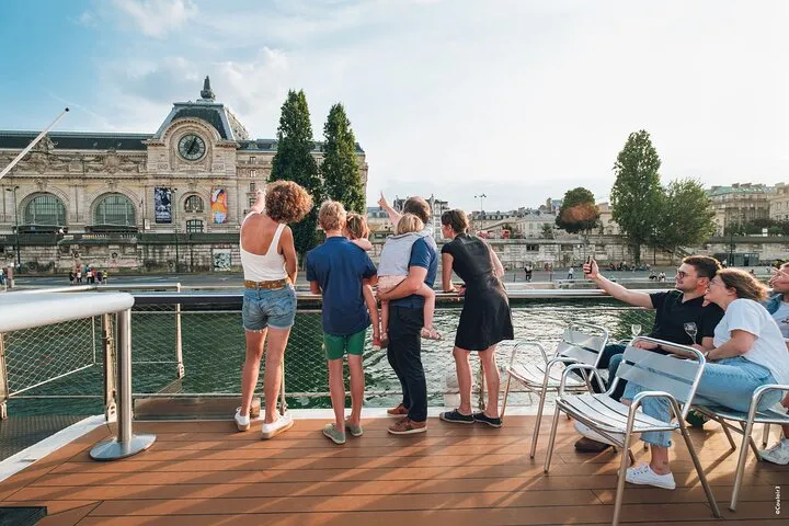 Seine River Guided Cruise with Kids by Vedettes de Paris