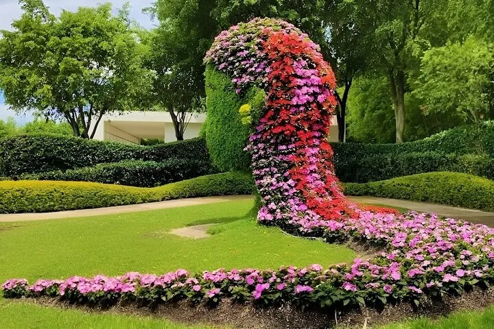 Explore Mexican Gardens and Tepoztlan Town from Mexico City