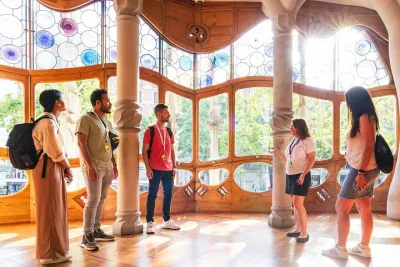 Casa Batllo Fast Track Tour with Optional White Rabbit Museum