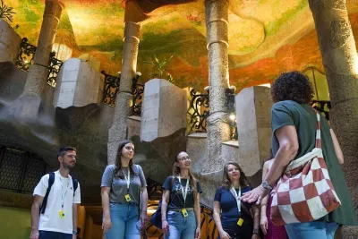 Gaudi Guided Tour: Casa Batllo, La Pedrera & Casa Vicens