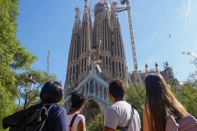 Sagrada Familia Guided Tour with Skip the Line Ticket