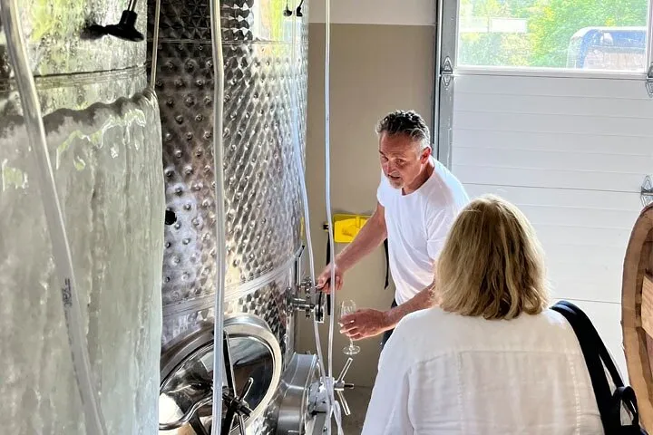 Hudson Valley Wine and Food Day Trip with Sommelier host from NYC