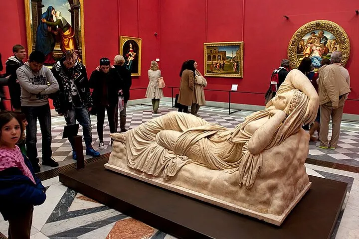 Uffizi Gallery Guided Walking Tour + Ebook