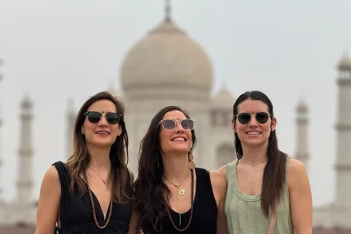 From Delhi : Taj Mahal And Agra Tour By Superfast Train