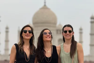 From Delhi : Taj Mahal And Agra Tour By Superfast Train