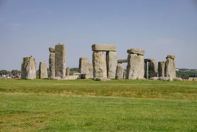Southampton Private Pre-Cruise Tour from London via Stonehenge.