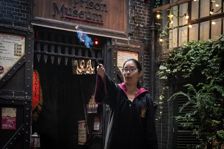 Harry Potter Azkaban Tour (Film Locations & Prison)