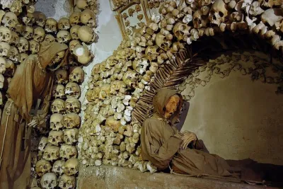 Rome’s Bone Chapel with Audioguide App and Panoramic Bus Transfer