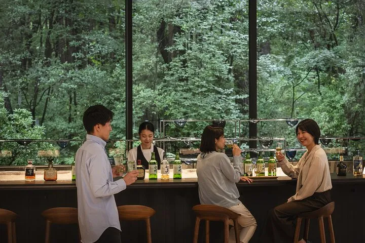 Mt. Fuji & Hakushu Distillery Whisky Museum Bus Tour from Tokyo