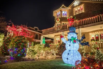 NYC: Dyker Heights Christmas Lights Express from Times Square