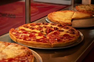 Chicago Food Tour: Taste the City’s Most Iconic Eats