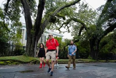 New Orleans Walking Tour: Garden District Stories