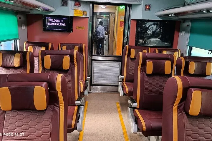 Taj Mahal Tour by Gatimaan Train With Executive Class Tickets