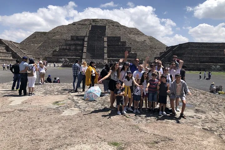 Small VIP Group: Teotihuacan Piramids and Shrine of Guadalupe without lunch