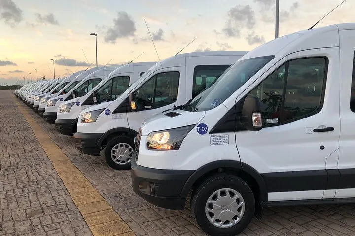 Private Round Trip Transfer from Airport to Cancun