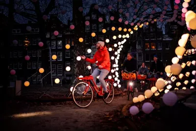 Amsterdam Light Festival City Bike Tour with Guide