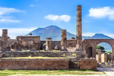 Pompeii and Vesuvius Small Groups from Rome for a Historical Adventure