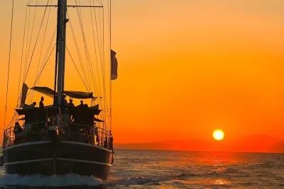 Athens Sunset Dinner Cruise – Swim Stop, Dinner & Open Bar
