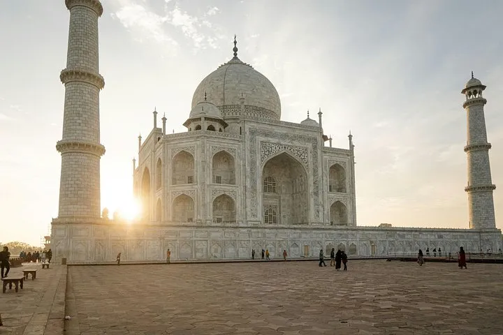 Jaipur to Taj Mahal Day Trip with Fatehpur Sikri